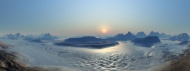 南极洲海洋雪山日出图片