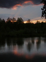 夕阳河流天空美景图片