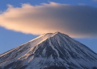 富士山山顶白云图片