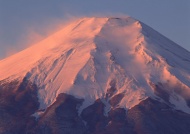 富士山山顶雪景图片