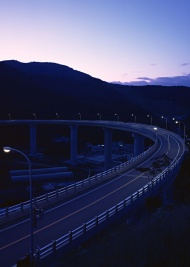 高架桥夜景图片