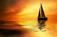 夕阳帆船图片
