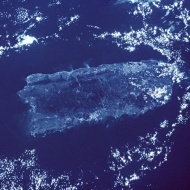 航拍海洋岛屿图片