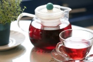 红茶茶壶与茶杯酒水饮料图片