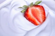 鲜奶草莓图片
