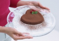 心形巧克力蛋糕美食图片