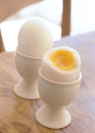 两个鸡蛋美食图片