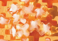 橙色X形冰块图片
