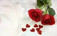 两朵红玫瑰与心形图片