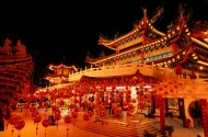 寺庙迷人夜景图片