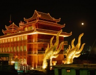 上海游轮夜景图片