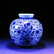 古代青花陶瓷花瓶图片