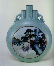 纹雕陶瓷花瓶图片