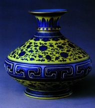 浮雕瓷花瓶图片