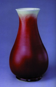红釉瓷瓶图片