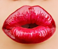 女性嘴唇口红图片