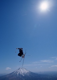 空中滑雪运动图片