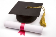 毕业证书与学位帽图片