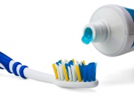 牙刷牙膏图片