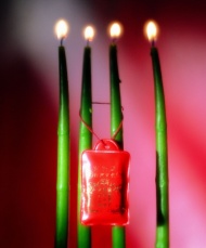 绿色竹型蜡烛图片