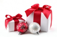圣诞彩球与礼物图片