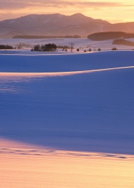 夕阳雪山雪景图片