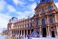 法国卢浮宫建筑图片