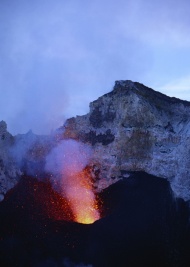 火山瀑发图片