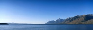 巨幅湖泊山景图片