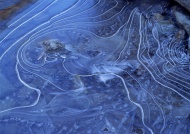 溪水冰层图片