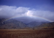 山景彩虹平原图片
