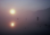 山水晨雾图片