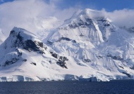雪山冰湖图片