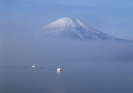 富士山河流图片