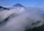 山雾景观富士山图片