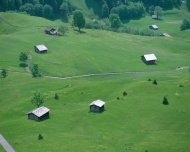 瑞士草原木屋图片