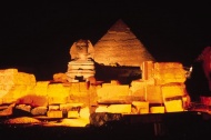 埃及金字塔夜景图片