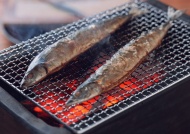 日本烧烤烤秋刀鱼图片