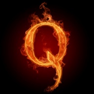 燃烧的Q字母图片