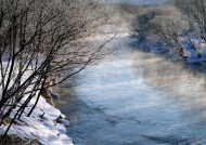 河流雪景图片