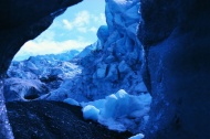 雪山冰洞图片