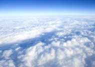 蓝天俯瞰云层天空美景图片