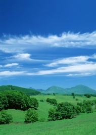 蓝天草原天空美景图片
