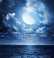 海上明月大海风景风光图片