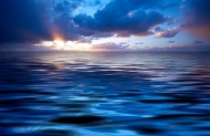 深蓝色的大海大海风景风光图片