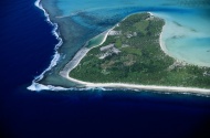 航拍太平洋岛屿大海风景风光图片